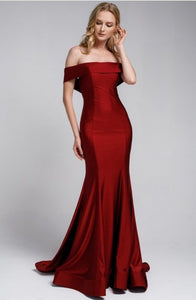 burgundy bridesmaid dress. for curvy women. stretch. horsehair hemline. off the shoulders.